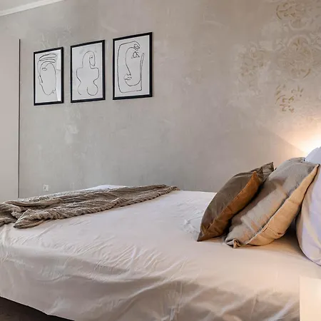 Spacious & Quiet - Old Town & Kazimierz Apartment