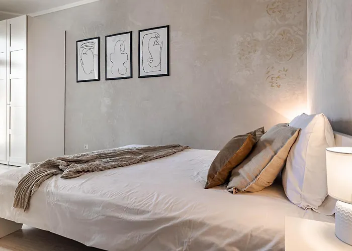 Spacious & Quiet - Old Town & Kazimierz شقة